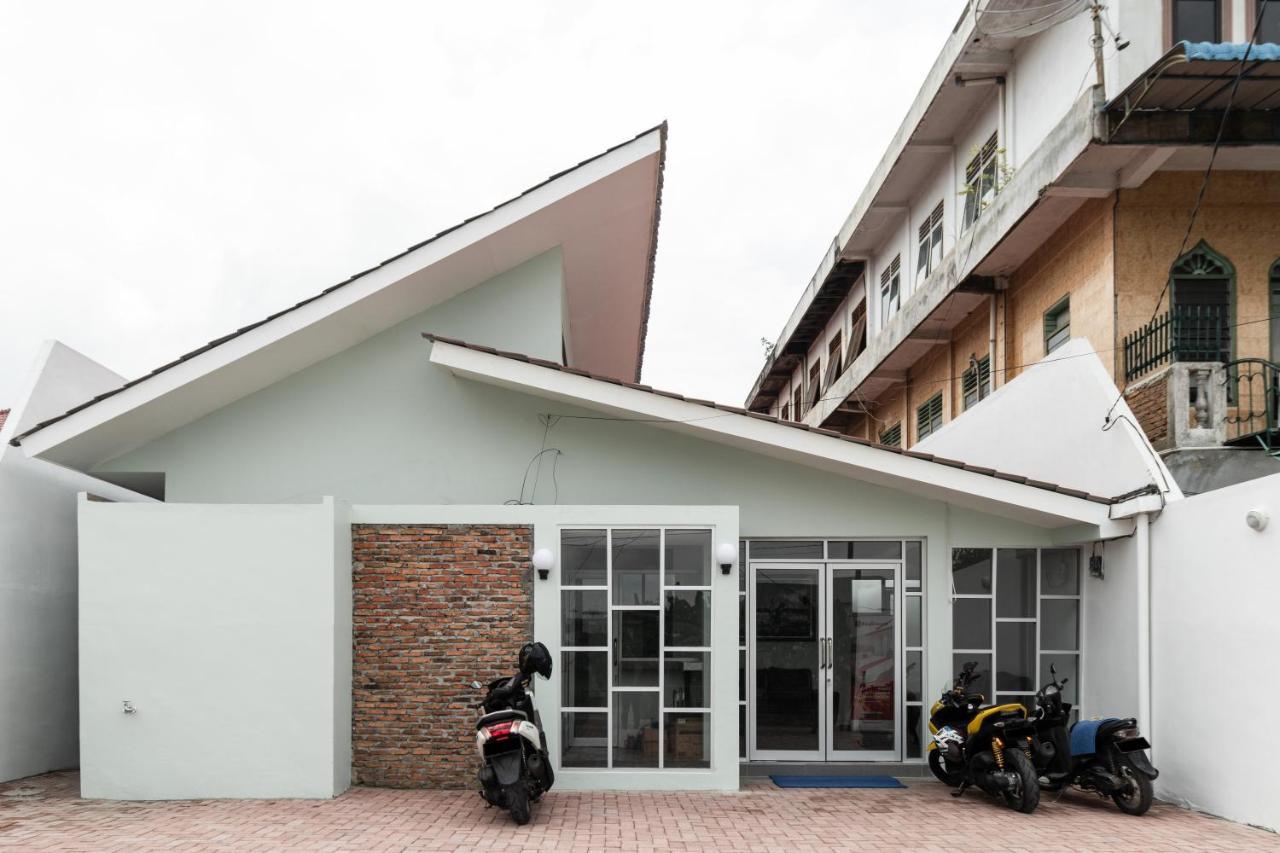 RedDoorz Plus near RS USU Medan 2 Exterior foto